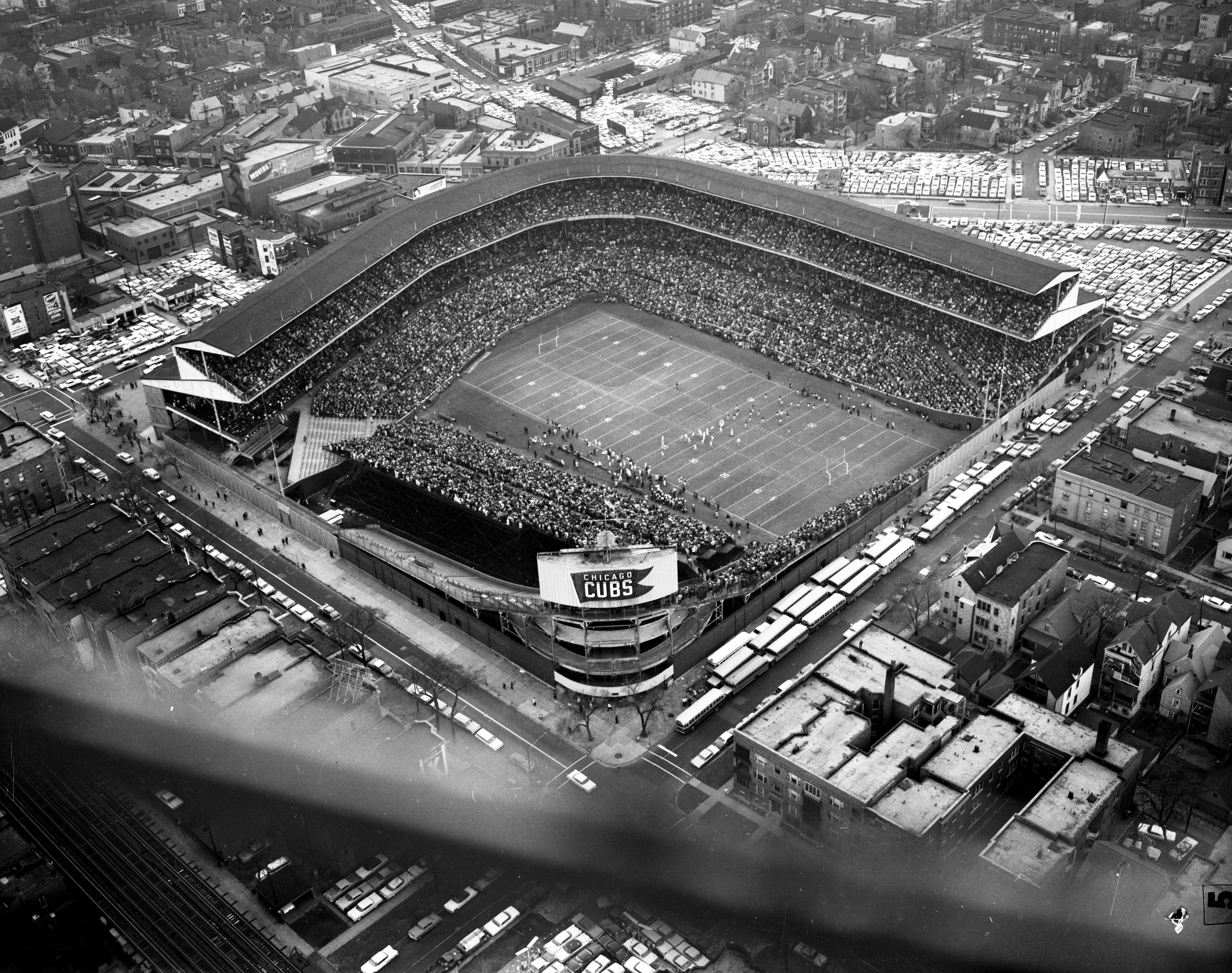 Aerial view of Wrigley Field during the Nov. 17, 1963, Bears vs Packers football game. (Chicago Tribune historical photo)