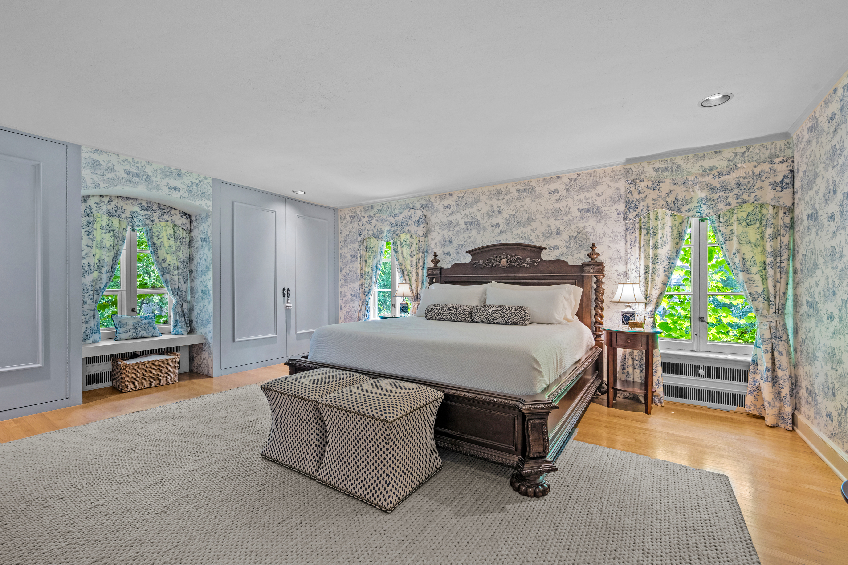 Glencoe 6-bedroom home with Flagstone patio, parquet wood flooring: $2.4M (Phil Goldman/Summit Imaging)