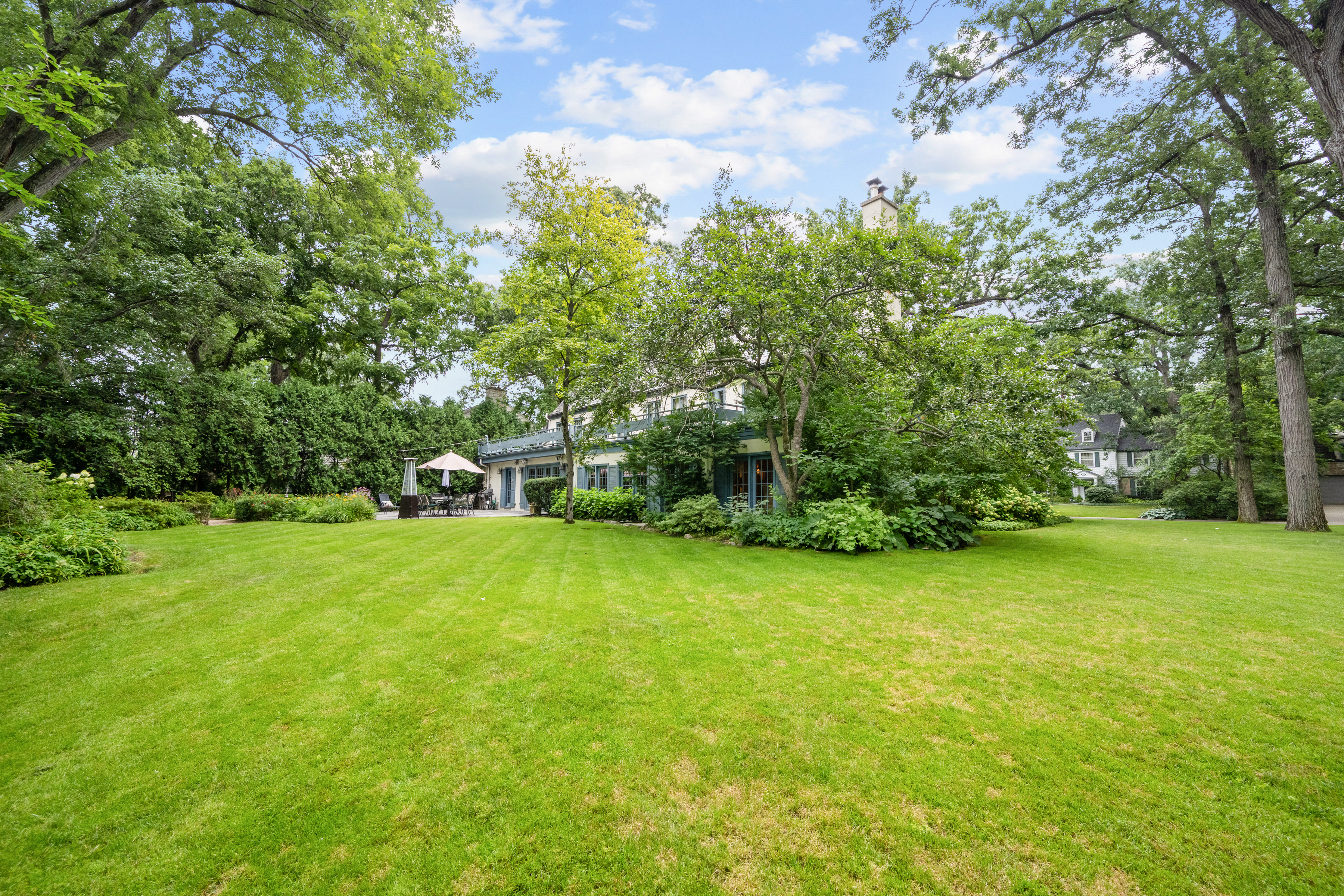 Glencoe 6-bedroom home with Flagstone patio, parquet wood flooring: $2.4M (Phil Goldman/Summit Imaging)